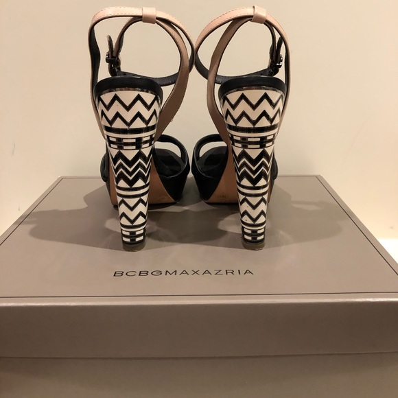 BCBG Max Azria Black Leather Chunky Heel Sz. 7 - Picture 4 of 6